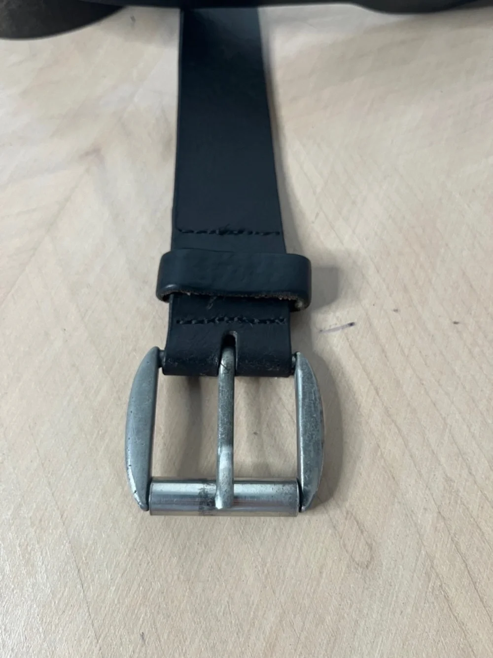 Classic Black Leather Men's Belt Silver Tone Roll Buckle Size 38 Durable